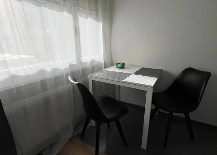 Süsse Nähe Der Aare Und Zentrum * Bern